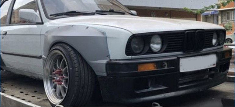 Комплект расширения Wide Body Kit для БМВ (BMW) E30