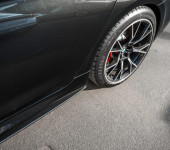 Сплитеры (накладки) под пороги из карбона на БМВ (BMW) 5 G30 и M5 F90