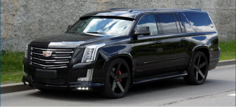 Козырек на лобовое стекло с эффектом визуального занижения на Cadillac Escalade