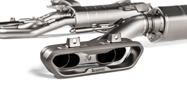 Оригинальная выхлопная система Акрапович (Akrapovic) на Мерседес (Mercedes) G63 W463a