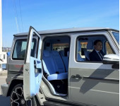 Изготовление на Мерседесе (Mercedes) G открытия задних дверей против движения (как на Роллс Ройсе)