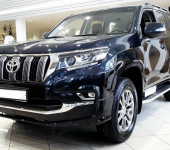 Накладка (юбка) Executive Lounge переднего бампера на Toyota Land Cruiser Prado 150 модели 2018 года