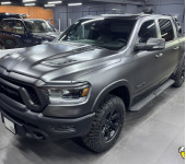 Оклейка матовой полиуретановой защитной антигравийной пленкой кузова РАМ (RAM)
