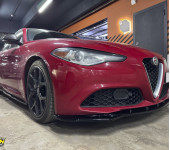 Установка губы переднего бампера и сплиттеров под пороги на Альфа Ромео Джулия (Alfa Romeo Julia)