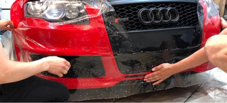 Покрытие защитной полиуретановой пленкой зон риска на Ауди (Audi) RS4