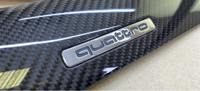 Ламинация настоящим карбоном деталей салона Ауди А4 (Audi A4)