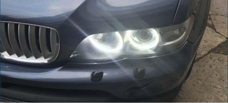Установка сверхъярких Ангельских Глазок на BMW X5 E53