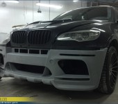 Установка переднего бампера Hamann EVO M на БМВ (BMW) E71 X6