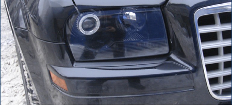 Установка би-ксеноновых линз G3 Super, покраска внутренностей фар и тонировка задних фонарей на Chrysler 300C
