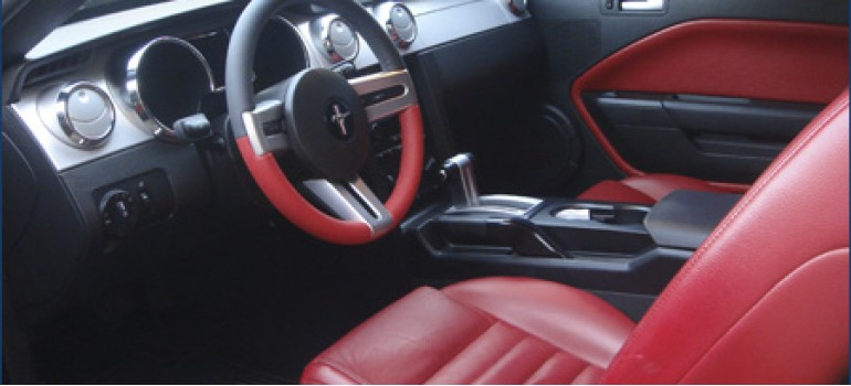 Перетяжка руля в натуральную кожу на Ford Mustang GT