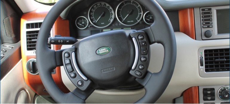 Перетяжка руля в натуральную автомобильную кожу Наппа ( Nappa ) на Рейндж Ровер Вог ( Range Rover Voque )