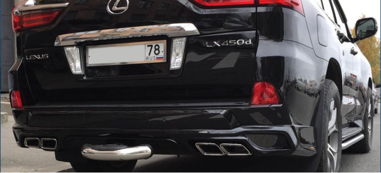 Установка накладки на задний бампер на новый Лексус (Lexus) LX450d