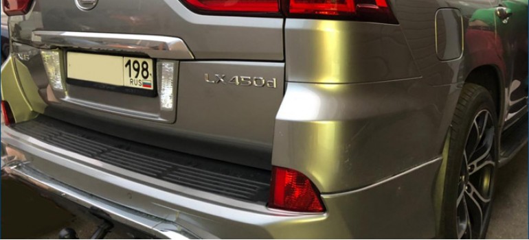 Установка и окраска накладки на задний бампер на Лексусе (Lexus) LX570