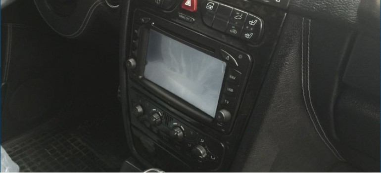 Установка мультимедиа в Mercedes G-Klasse AMG G55
