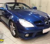 Ремонт синего кабриолета Мерседеса ( Mercedes ) SLK 171