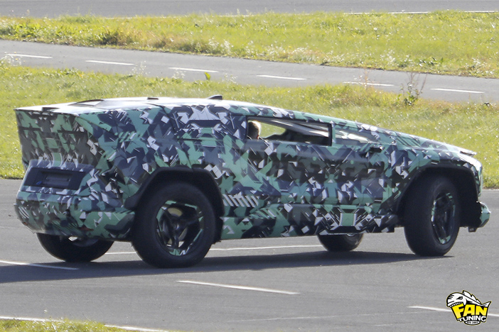 Совершенно новый бренд CEER, автомобиль замечен впервые