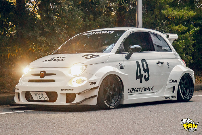 Аэродинамический обвес в стиле Рокет Банни на Абарт (Abarth) 500 от японского тюнингателье Liberty Walk