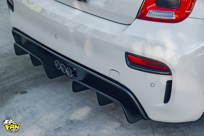 Аэродинамический обвес в стиле Рокет Банни на Абарт (Abarth) 500 от японского тюнингателье Liberty Walk