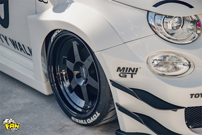 Аэродинамический обвес в стиле Рокет Банни на Абарт (Abarth) 500 от японского тюнингателье Liberty Walk