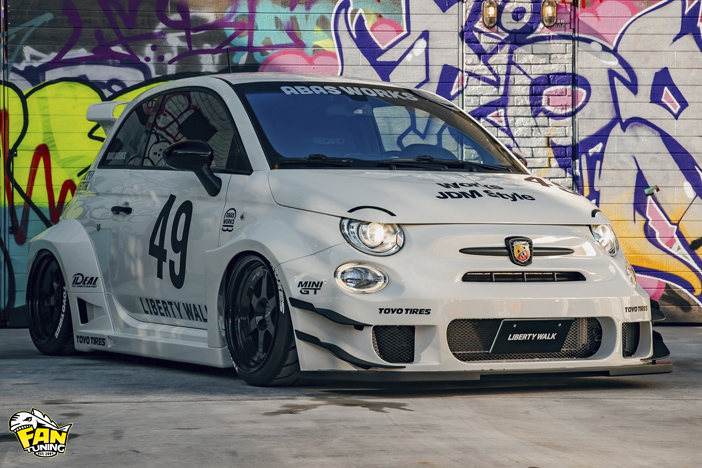 Аэродинамический обвес в стиле Рокет Банни на Абарт (Abarth) 500 от японского тюнингателье Liberty Walk