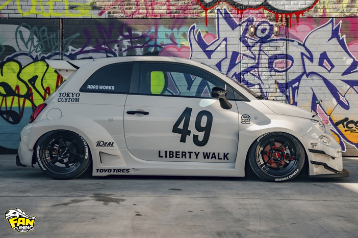 Аэродинамический обвес в стиле Рокет Банни на Абарт (Abarth) 500 от японского тюнингателье Liberty Walk