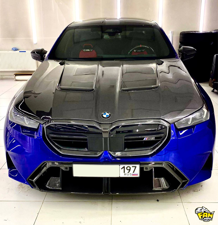 Тюнинговый капот из карбона на БМВ (BMW) 5 G60 и M5 G90
