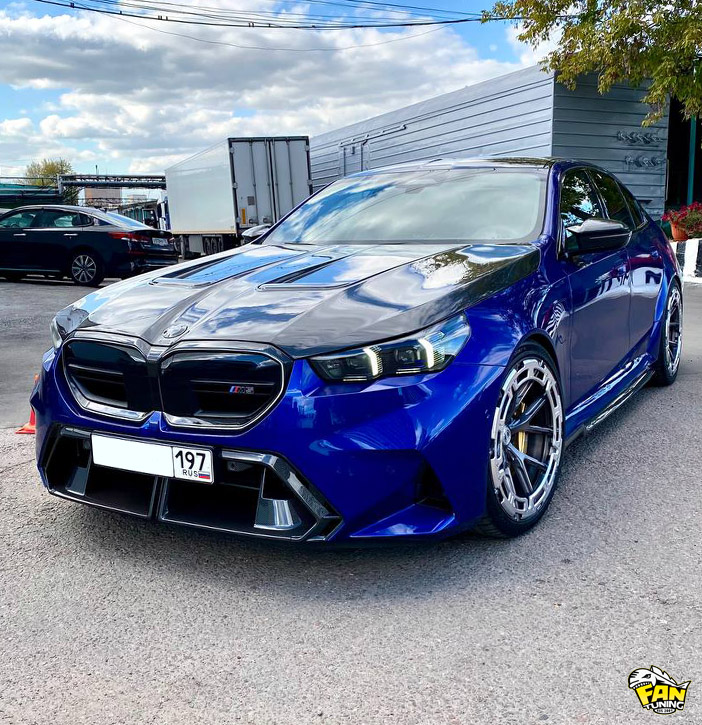 Тюнинговый капот из карбона на БМВ (BMW) 5 G60 и M5 G90