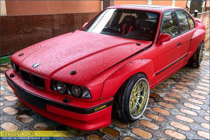 Расширители крыльев WideBody на БМВ (BMW) E34