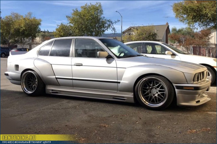 Расширители крыльев WideBody на БМВ (BMW) E34