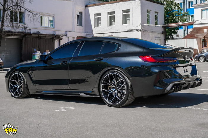 Карбоновый диффузор Акрапович (Akrapovic) заднего бампера для БМВ (BMW) M8 F92 и F93 Gran Coupe