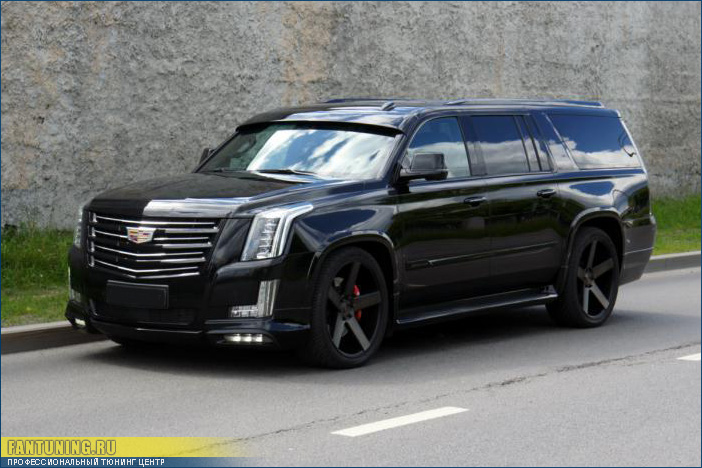 Козырек на лобовое стекло с эффектом визуального занижения на Cadillac Escalade