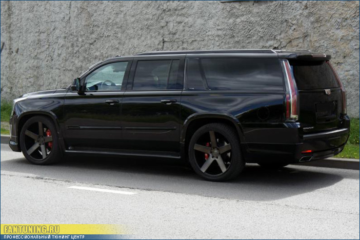 Козырек на лобовое стекло с эффектом визуального занижения на Cadillac Escalade