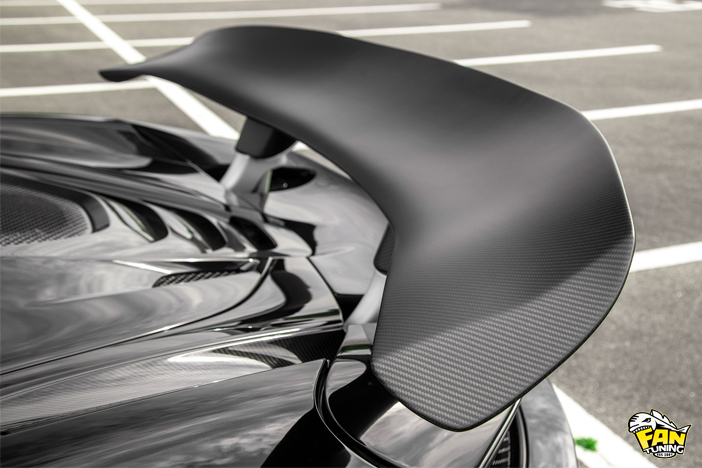 Аэродинамический обвес на Макларен (Mclaren) 720S от японского тюнинг-ателье Liberty Walk