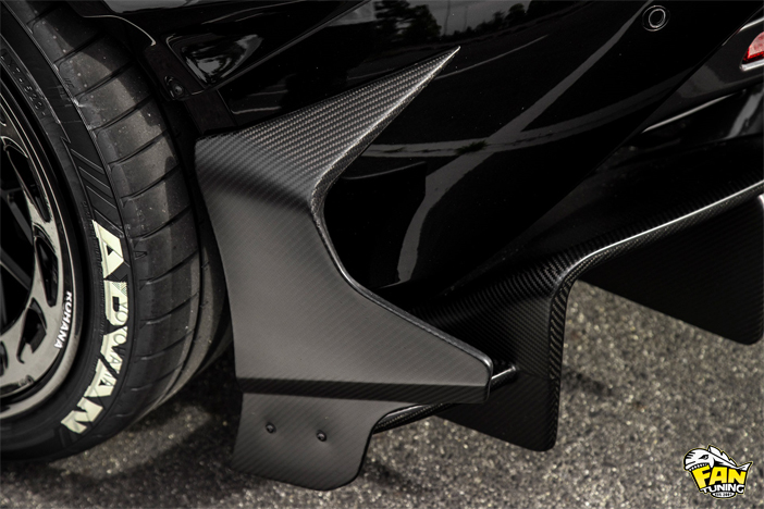 Аэродинамический обвес на Макларен (Mclaren) 720S от японского тюнинг-ателье Liberty Walk