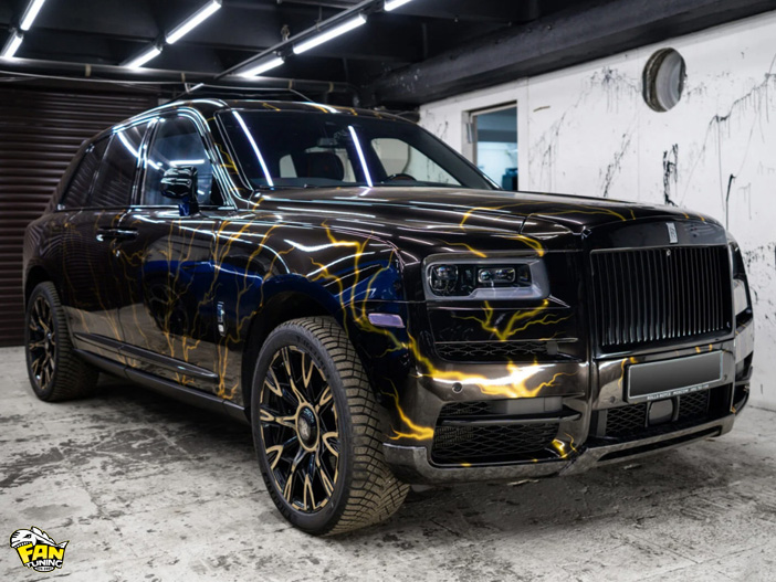 Карбоновая накладка на передний бампер Роллс Ройс (Rolls Royce) Cullinan