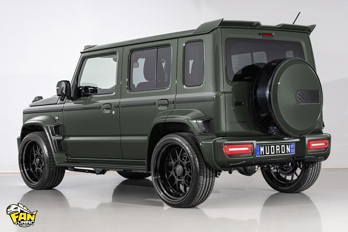 Аэродинамический обвес Mudron на Suzuki Jimny 5 дверей в стиле Mercedes G63 Brabus от японского тюнинг-ателье Aimgain