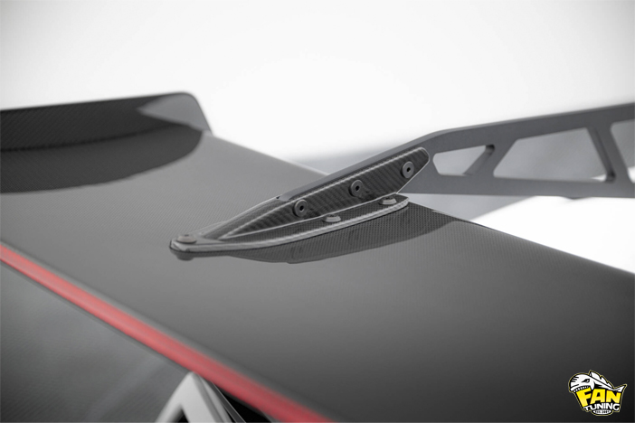 Карбоновое антикрыло на Шевроле Корвет (Chevrolet Corvette) C7