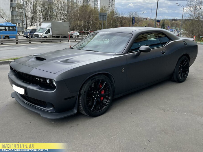 Капот Hellcat с жабрами на Додж Челленджер (Dodge Challenger) 2014 модельного года