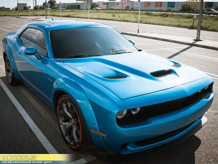 Капот Hellcat с жабрами на Додж Челленджер (Dodge Challenger) 2014 модельного года