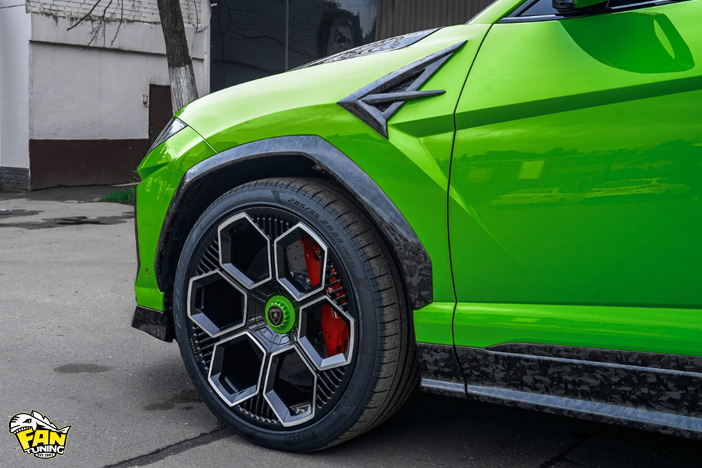 Расширители колесных арок из карбона на Ламборгини Урус (Lamborghini Urus)