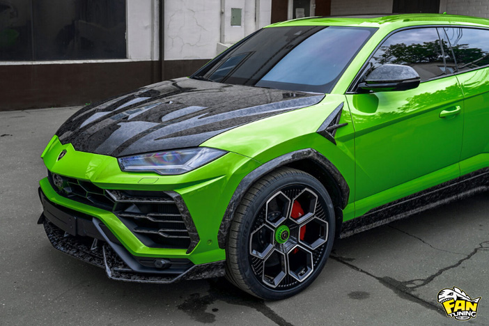 Карбоновая губа (спойлер) на передний бампер Ламборгини Урус (Lamborghini Urus)