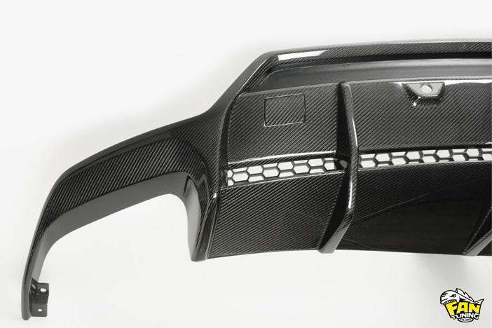 Карбоновый диффузор на задний бампер Ламборгини Урус (Lamborghini Urus)