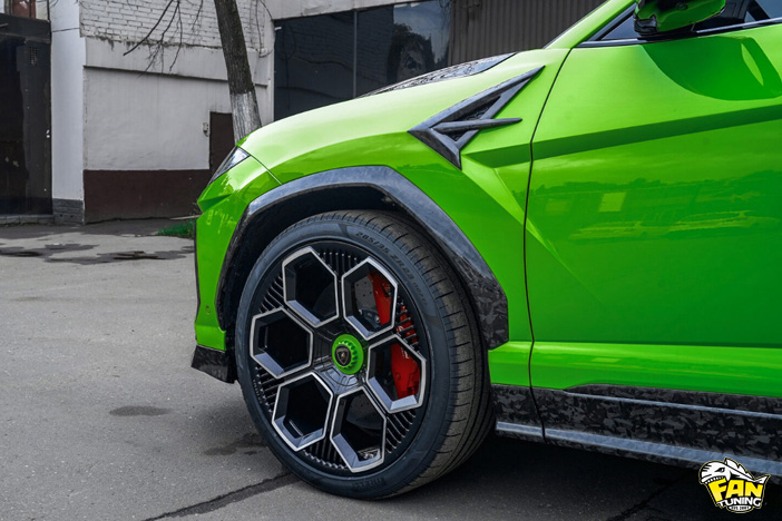 Карбоновые накладки на передние крылья Ламборгини Урус (Lamborghini Urus)