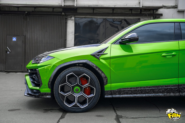 Карбоновые накладки на передние крылья Ламборгини Урус (Lamborghini Urus)