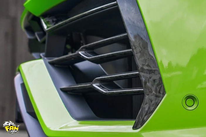 Карбоновые Y-образные вставки в передний бампер Ламборгини Урус (Lamborghini Urus)