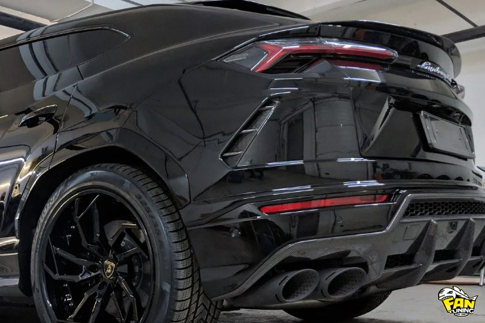 Карбоновые боковые вставки в задний бампер Ламборгини Урус (Lamborghini Urus)