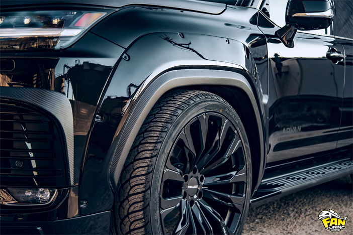 Аэродинамический обвес от японского тюнинг ателье Liberty Walk на новый Лексус (Lexus) LX600 LX500d