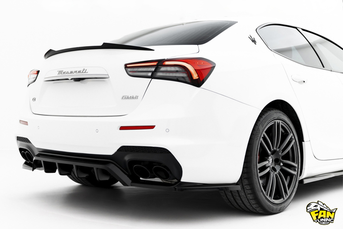 Аэродинамический обвес на Мазерати Гибли Модена (Maserati Ghibli Modena) 2017-2020 годов выпуска