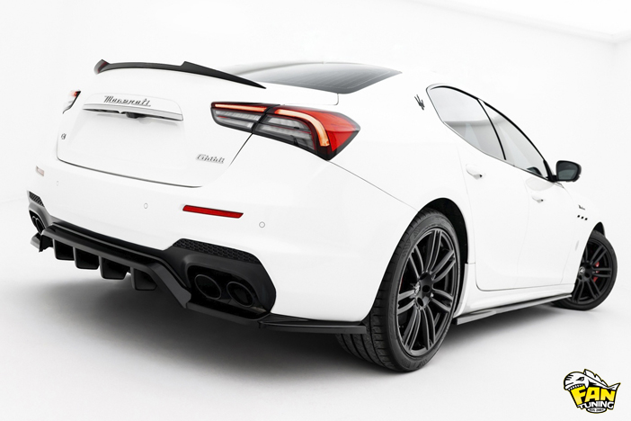 Аэродинамический обвес на Мазерати Гибли Модена (Maserati Ghibli Modena) 2017-2020 годов выпуска