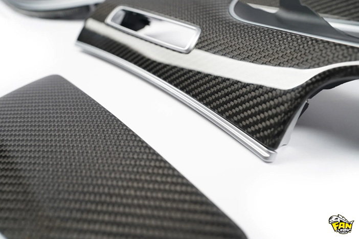 Отделка карбоном салона Мерседеса (Mercedes) AMG GT4 X290
